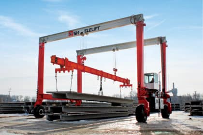 Shuttlelift double beam mobile gantry crane picking double tee